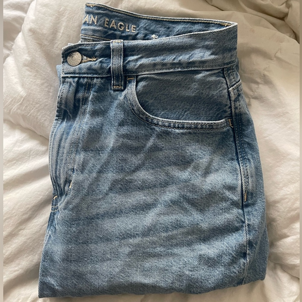 American Eagle Mom Jean